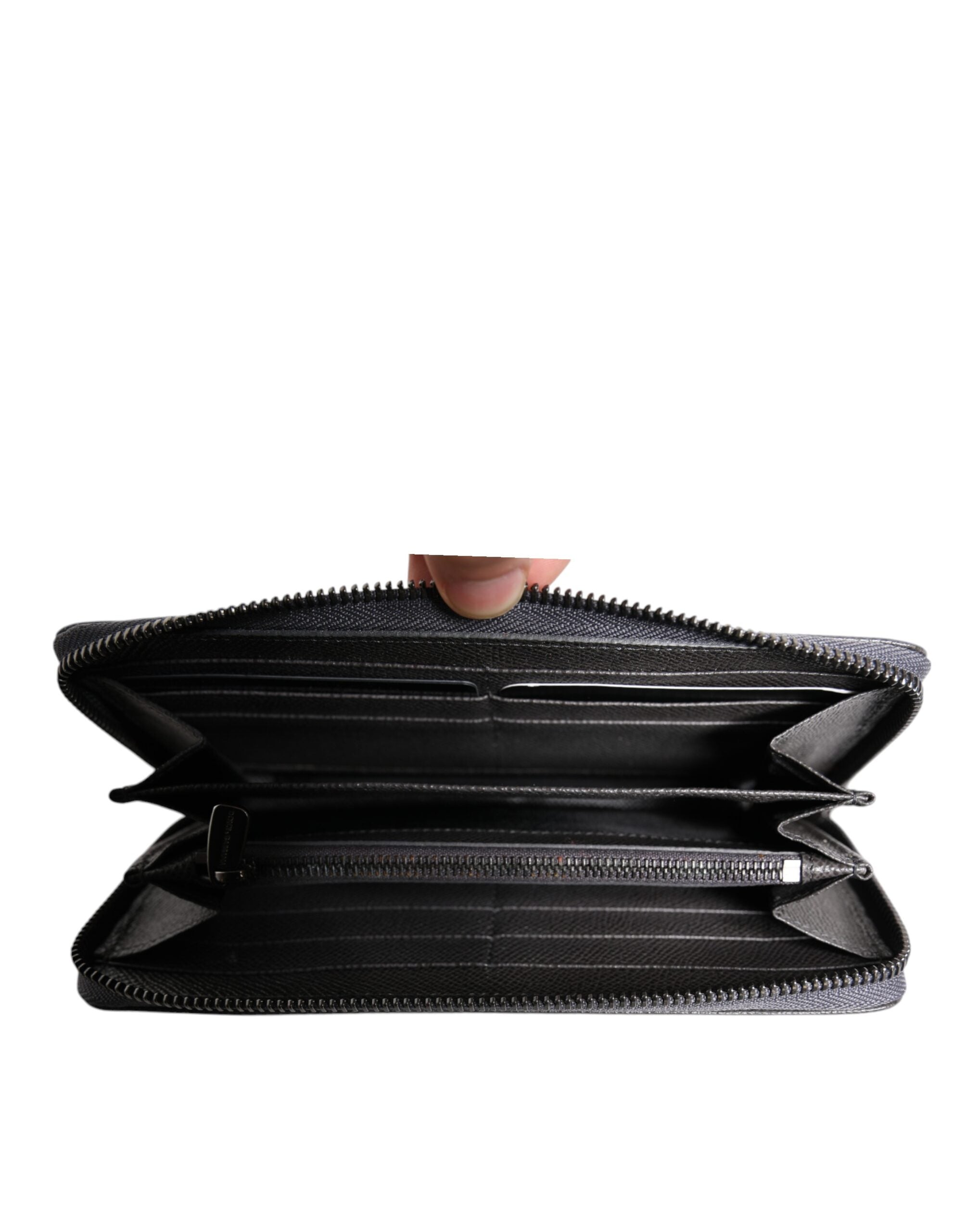 Cartera continental de cuero gris oscuro con cremallera y logotipo DG