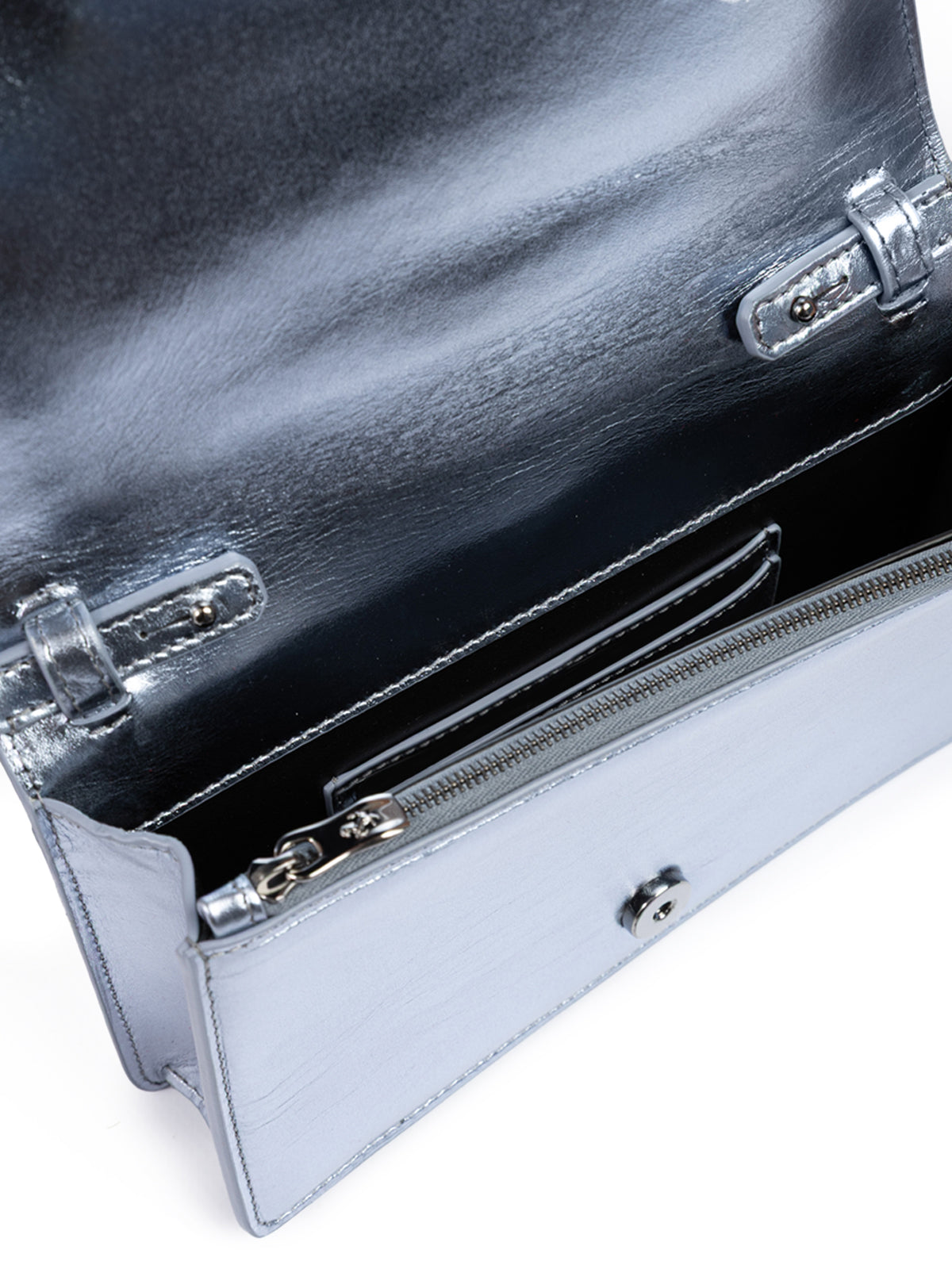 Bolso GT de charol azul claro metálico con cadena