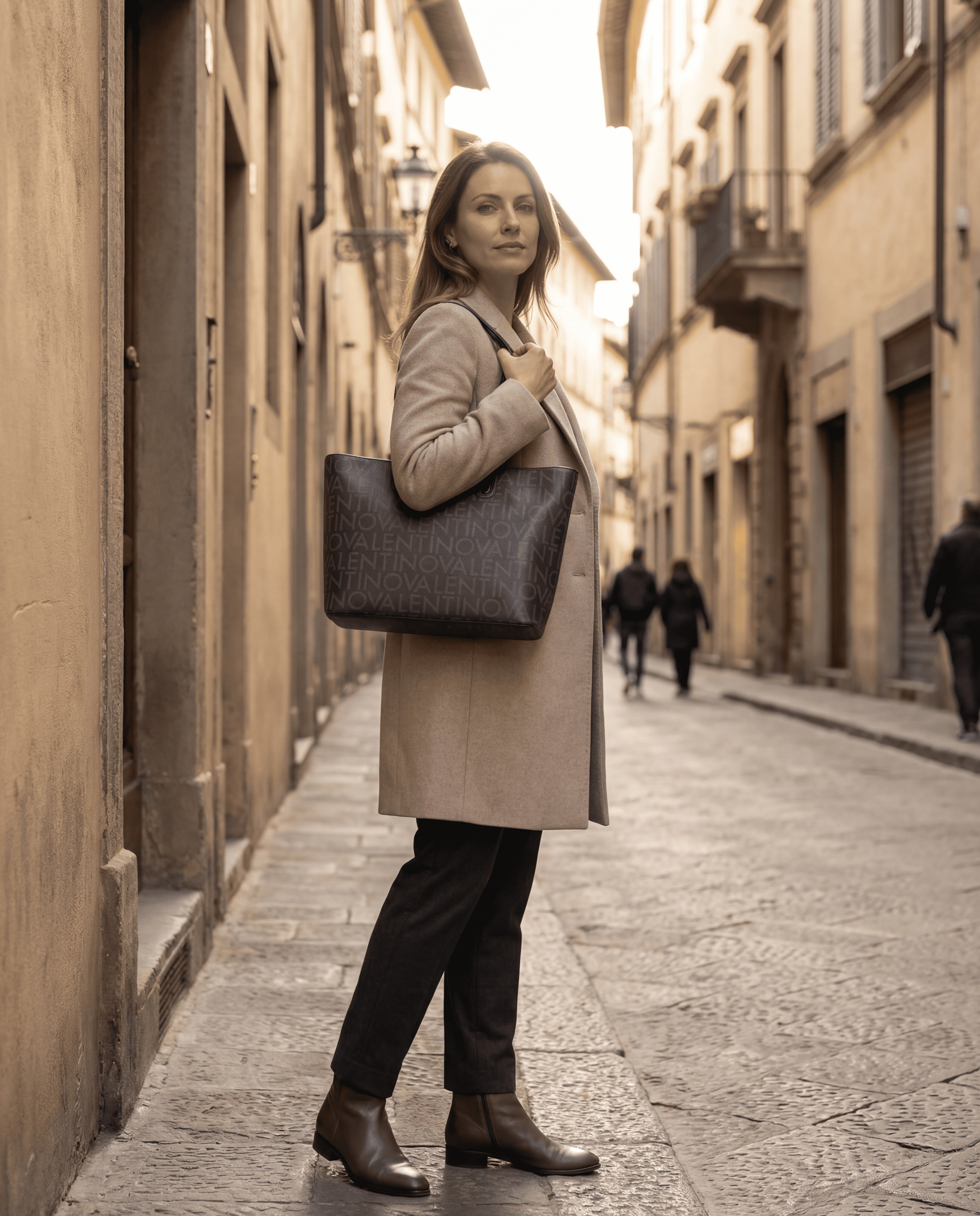 Valentino Bags Women's 'Nero' Structured Shopper Handbag – Premium Italian