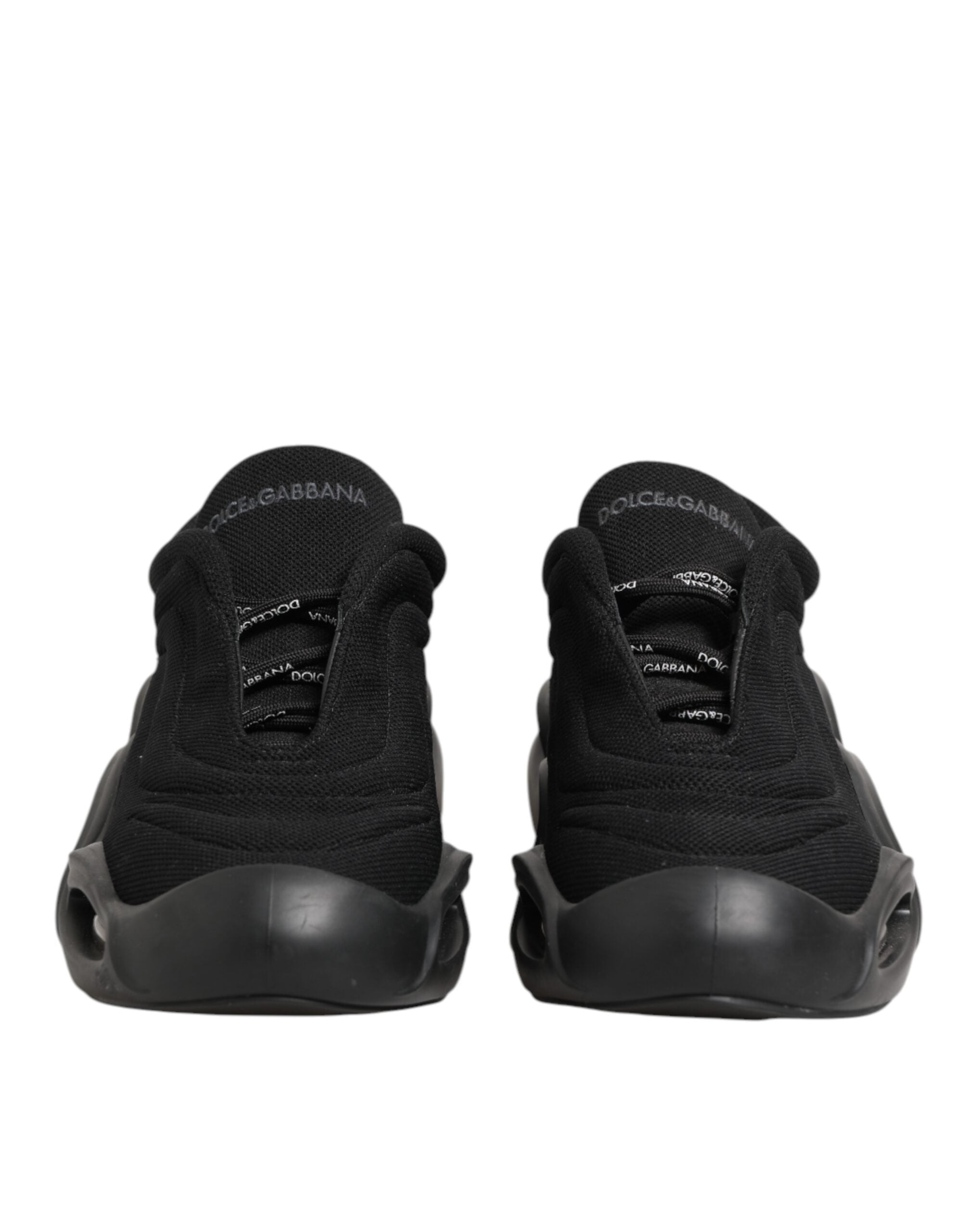 Top view of black lace-up wave low top men sneaker shoes