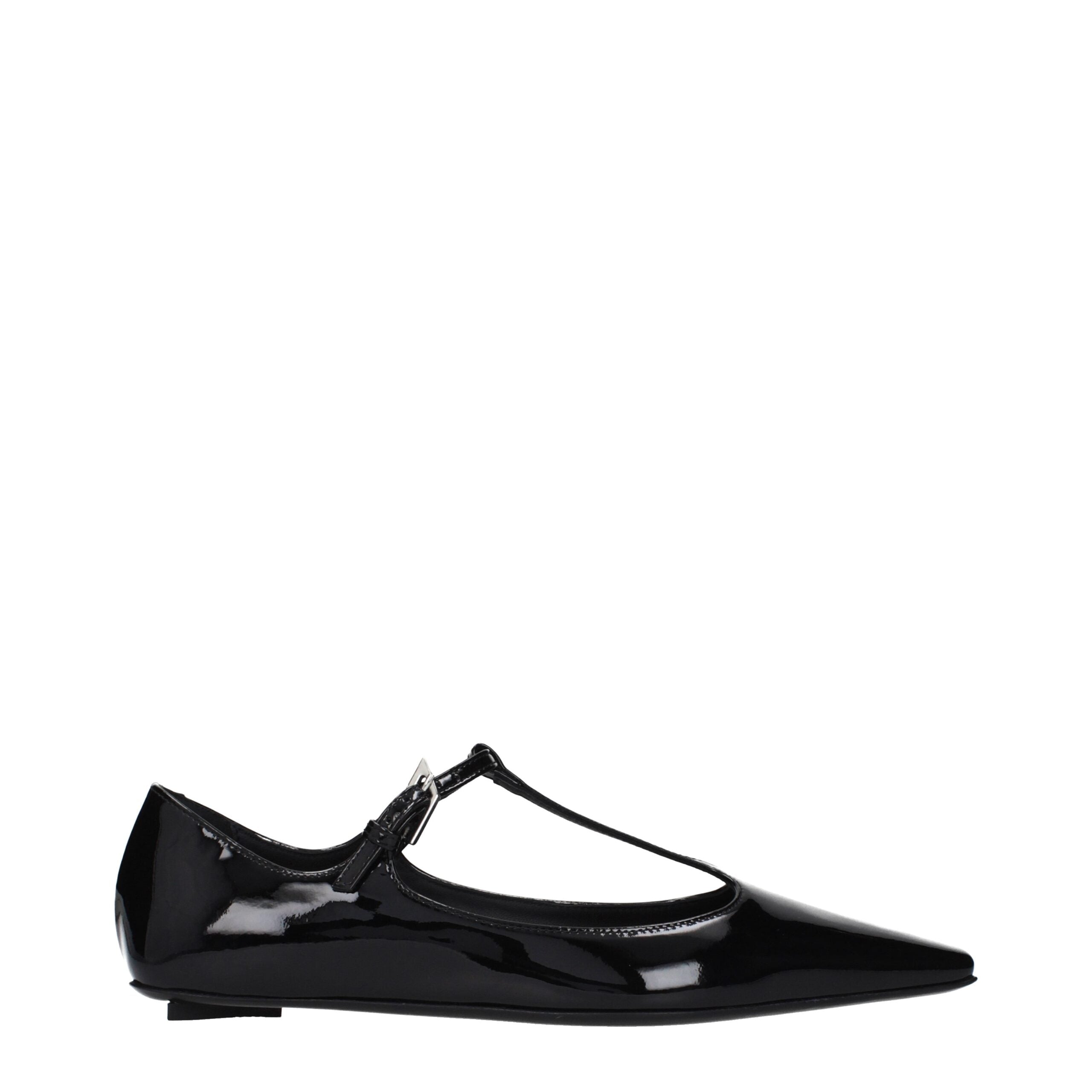 Black leather ballet flats by KILAUE
