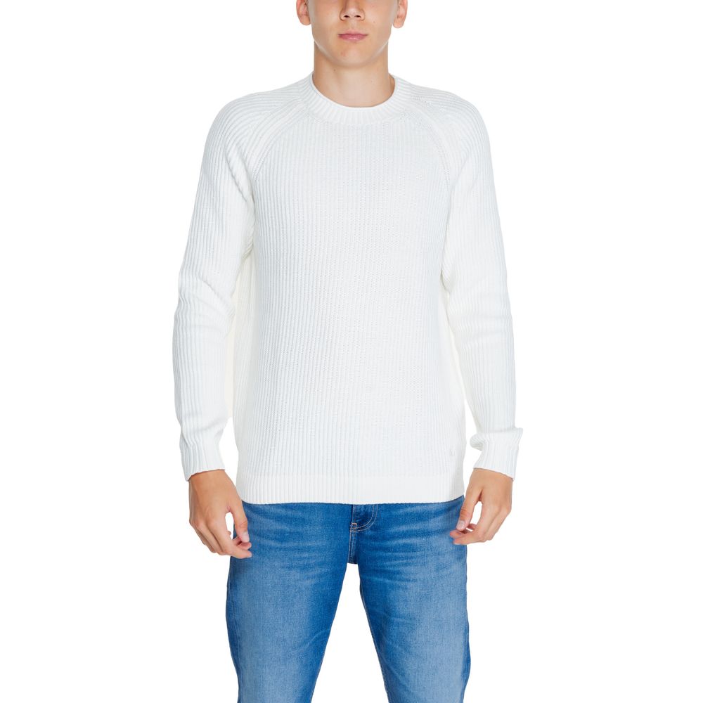 Calvin Klein men’s bianco utility raglan sweatshirt front view
