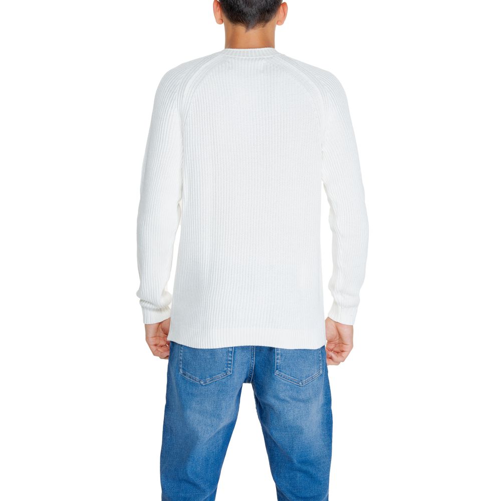 Calvin Klein men’s bianco utility raglan sweatshirt side view