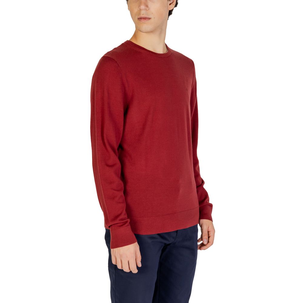 Calvin Klein men’s bordeaux merino wool crewneck sweater knit detail
