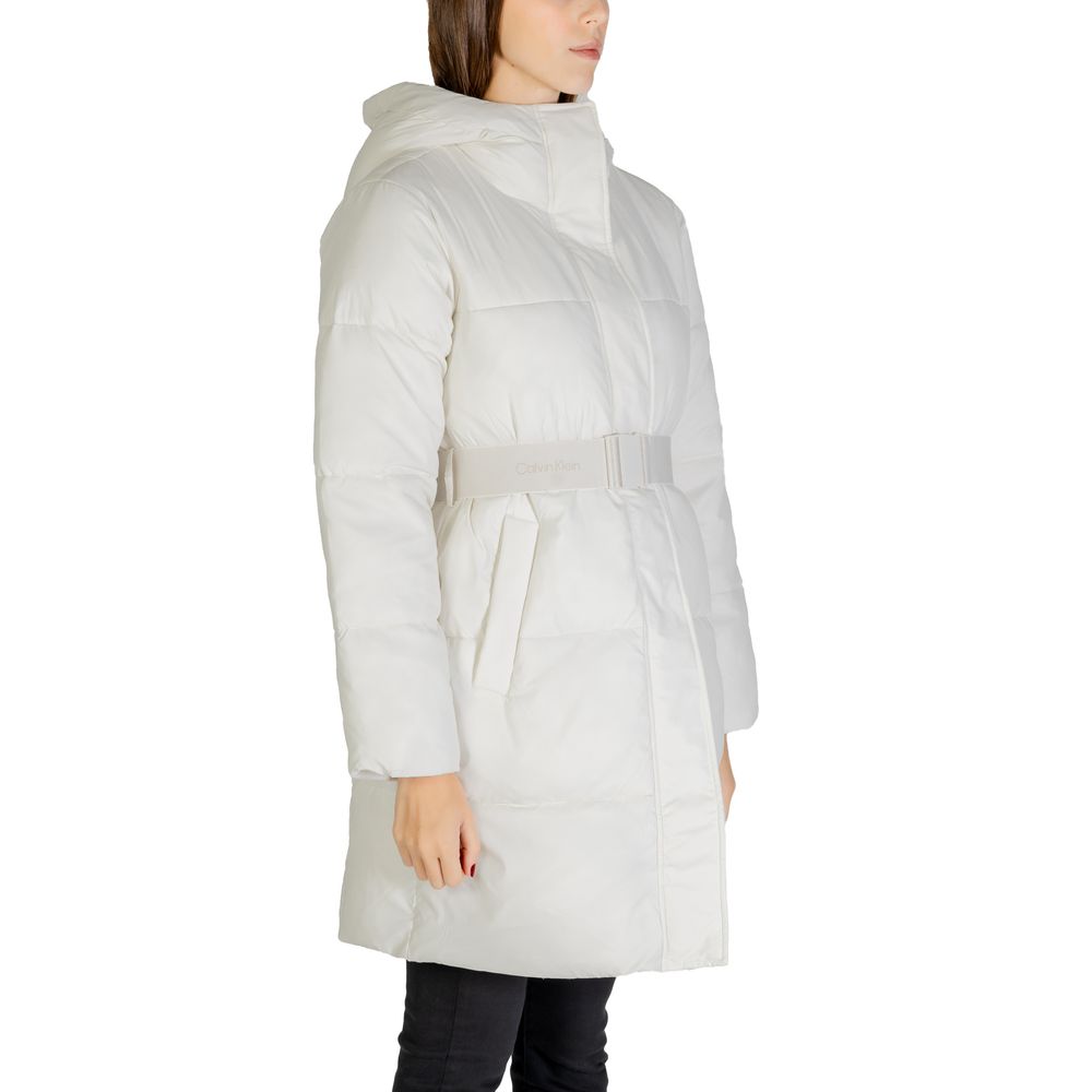 Calvin Klein women’s cream puffer coat insulation detail