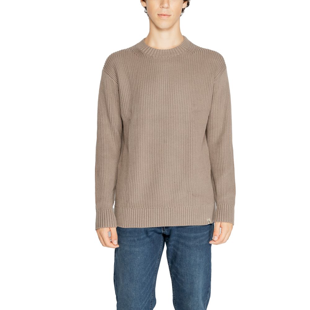 Calvin Klein men’s marrone organic cotton graphic sweatshirt front view