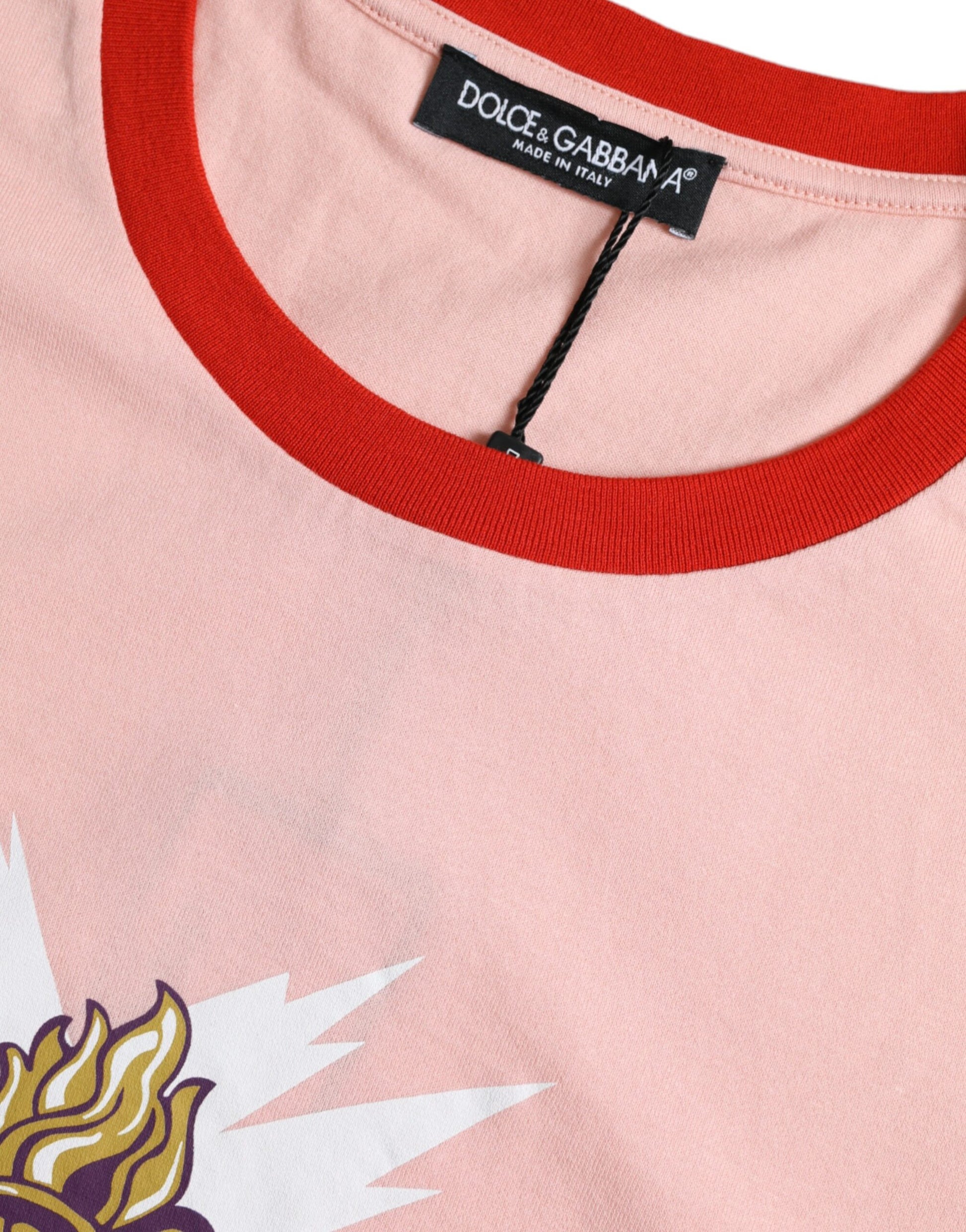 Casual pink cotton t‑shirt with vibrant graphic