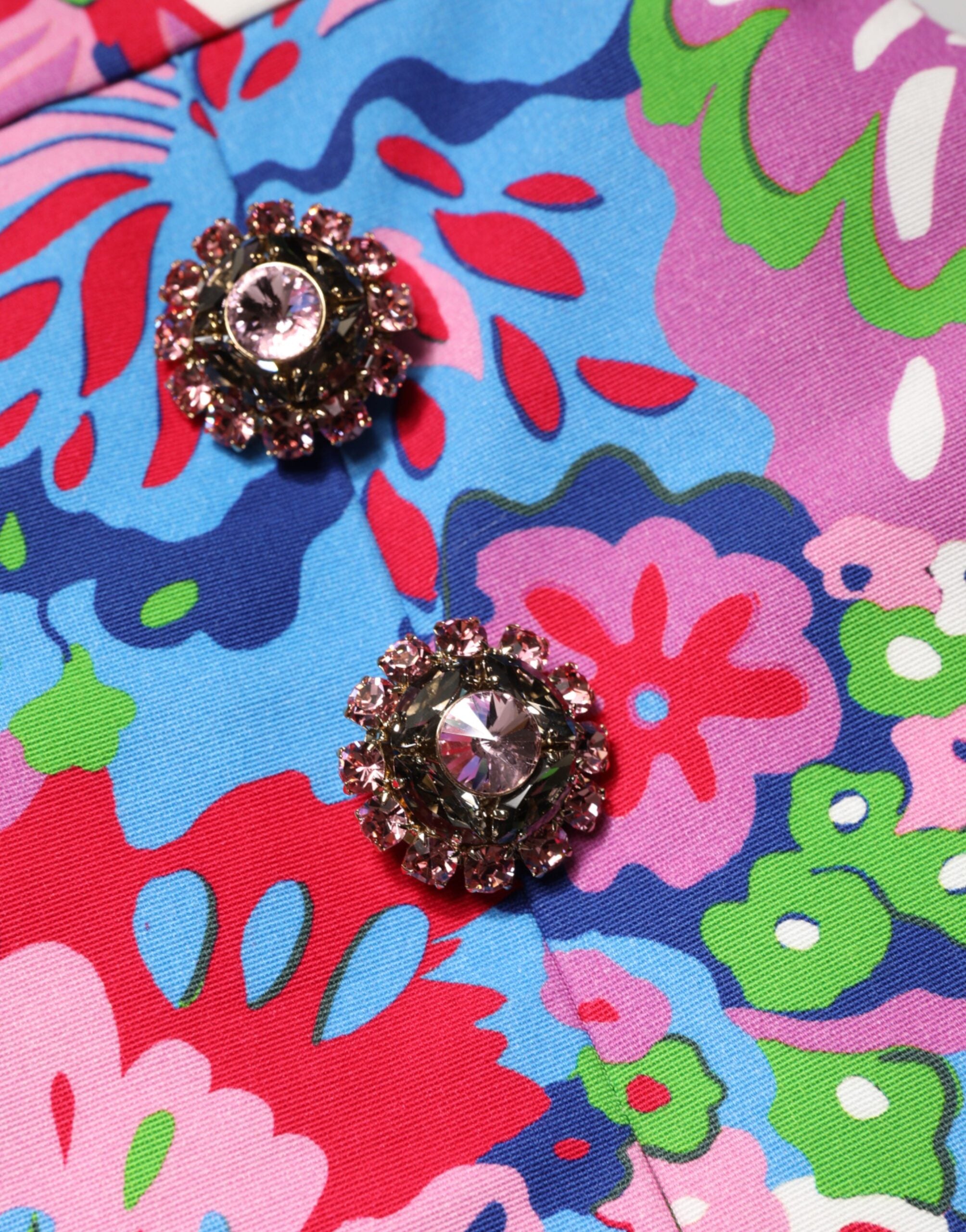 Close‑up of Dolce & Gabbana multicolor floral print high‑waisted mini shorts by KILAUE
